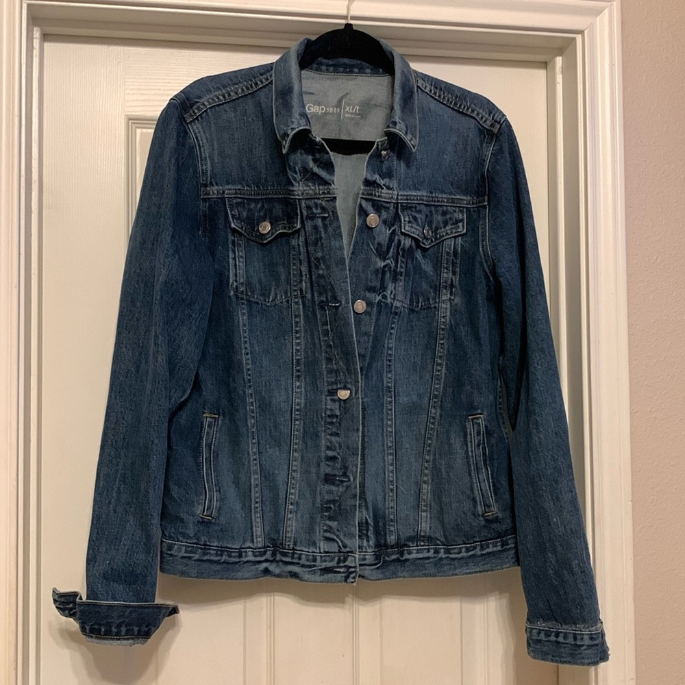 Women’s jean trucker jacket
